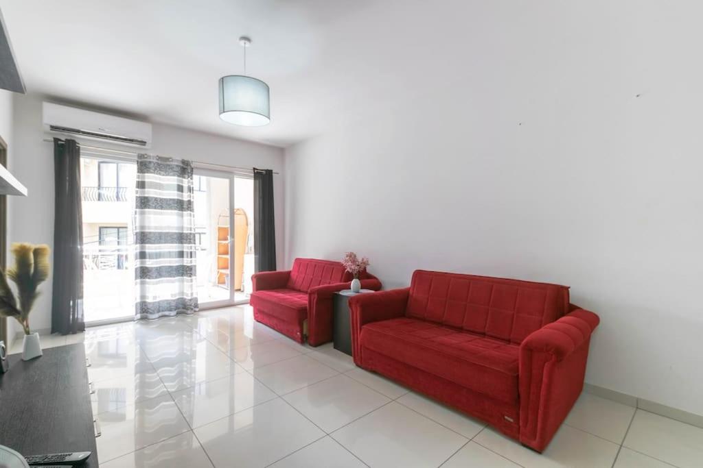 Modern Apt. Close To The Square เซนต์พอลส์เบย์ ภายนอก รูปภาพ